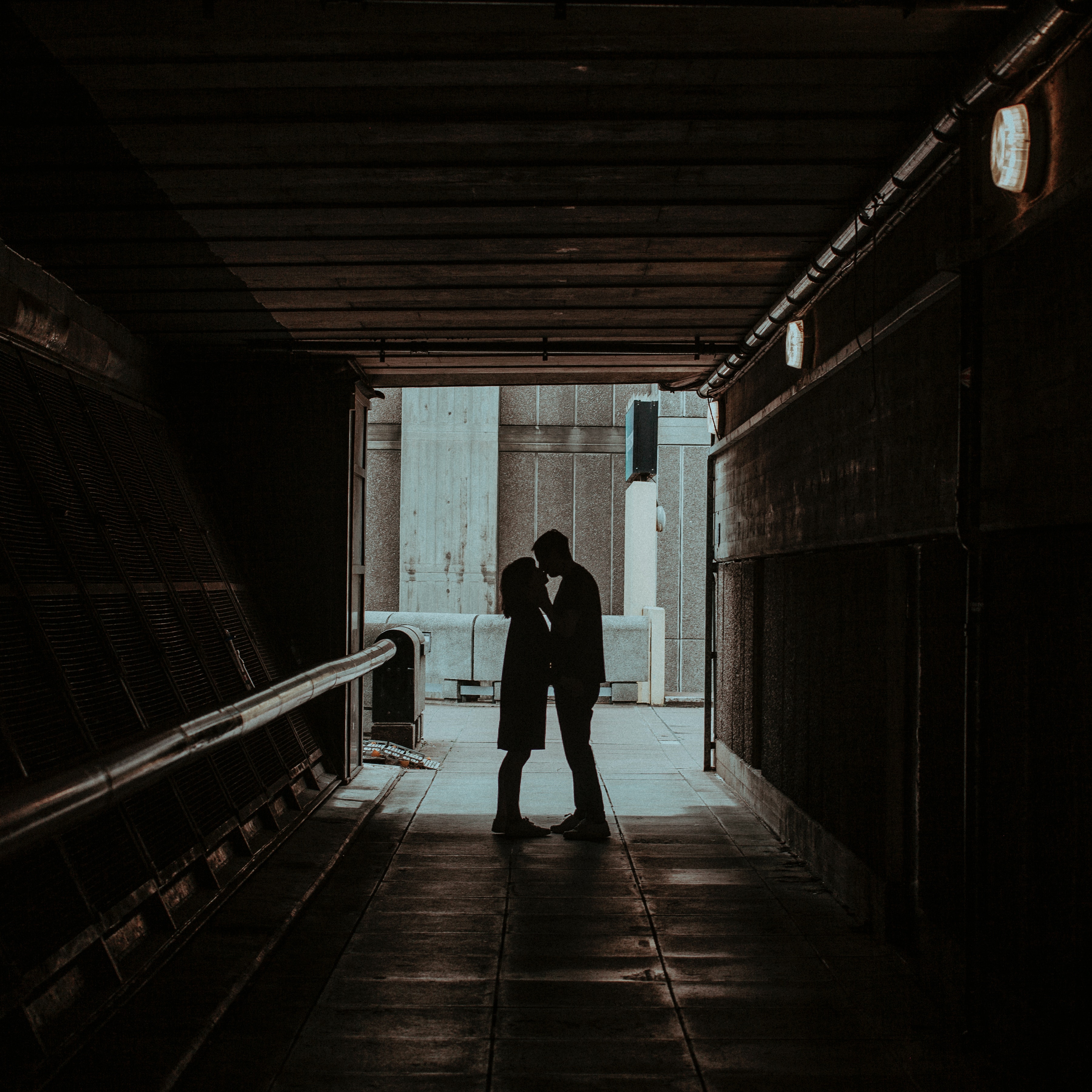 VIETOJ ŽODŽIŲ „AŠ MYLIU TAVE“